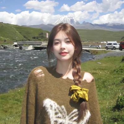 色肉毒蝎女